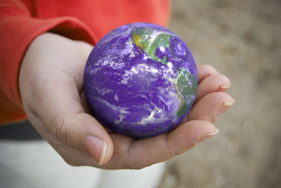 HEMA VYAS, THE OMNIPRENEURIAL PSYCHOLOGIST, JOINS CALLS FOR BUSINESSES TO CHAMPION PEOPLE AND PLANET THIS EARTH DAY