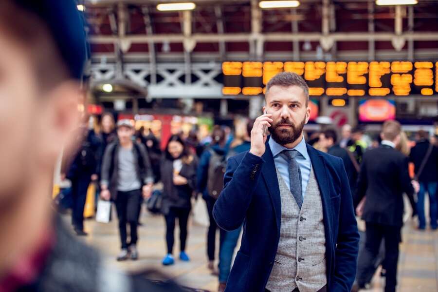 FOUR DAY WORKING WEEK COULD SAVE EMPLOYEES £160 IN COMMUTING COSTS