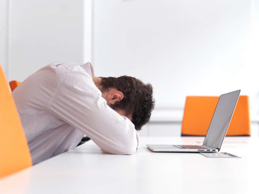 Do I Have to Pay an Employee Who Does Not Submit Their Timesheet?