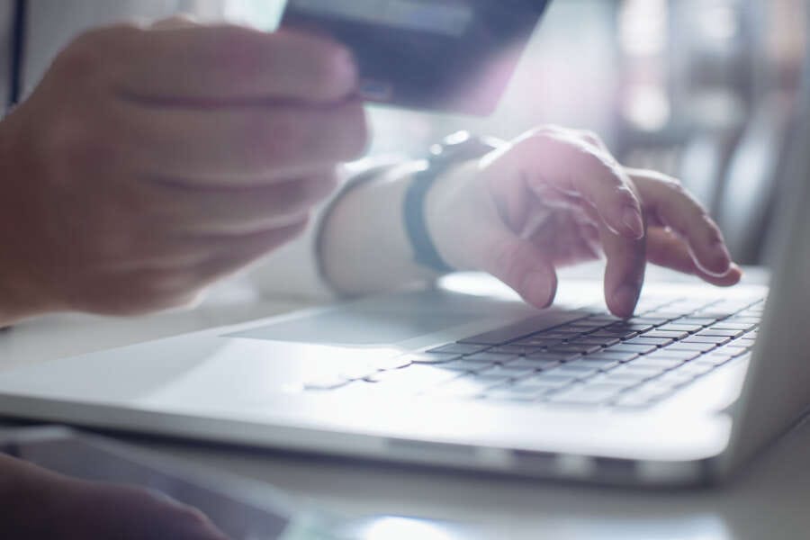 3 Tips on How to Spot Online Payment Fraud during Holiday Shopping Season