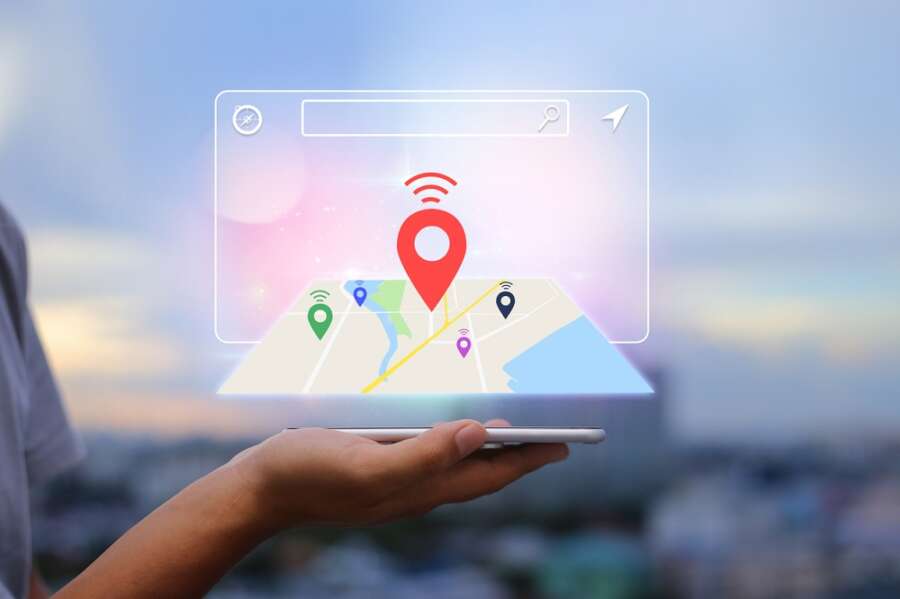 Indoor hybrid navigation system using ultra-wideband technology