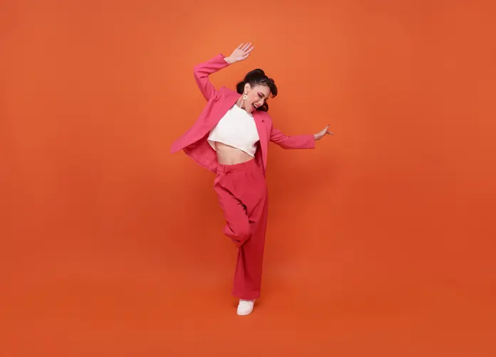 Dressing Up as an Instagram Influencer with Cape Robbin