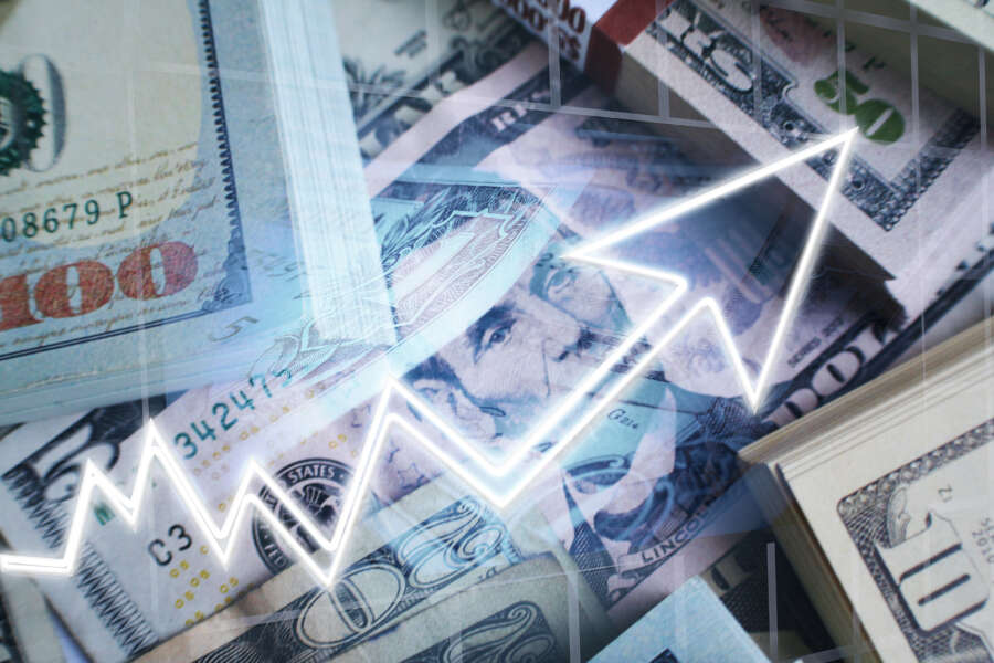 Dollar set to end week on a high, yen at five-month low