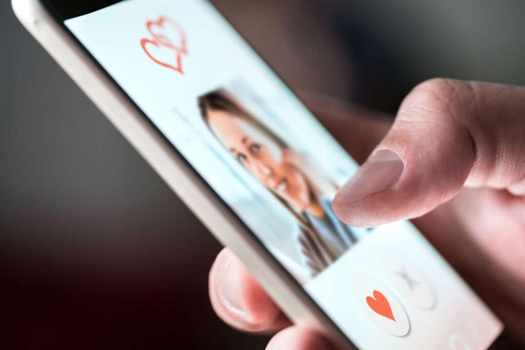 How much are people willing to pay for love (on a dating app)?