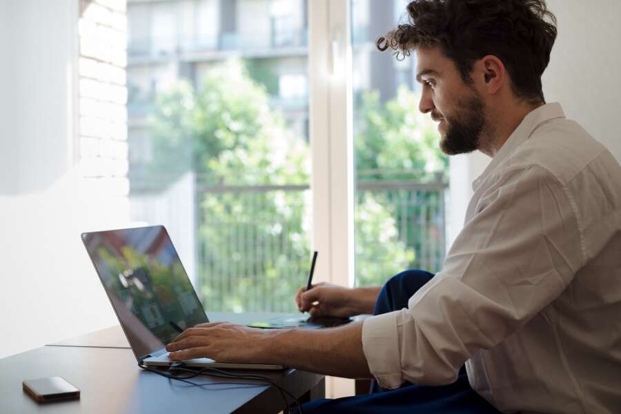 Hybrid work model improves mental health for over a third of UK workers