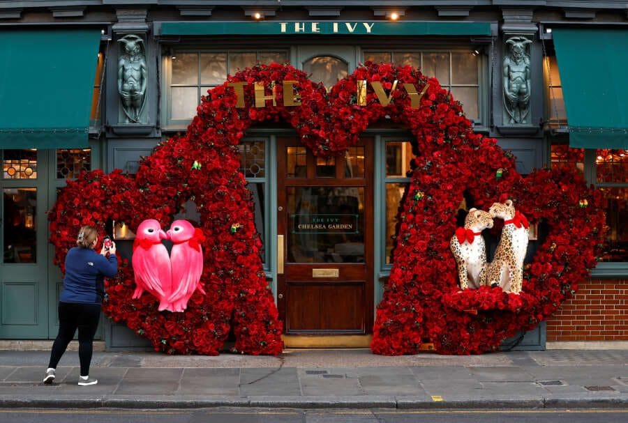 Valentine&#8217;s Day spending boosts British retail sales in February &#8211; BRC