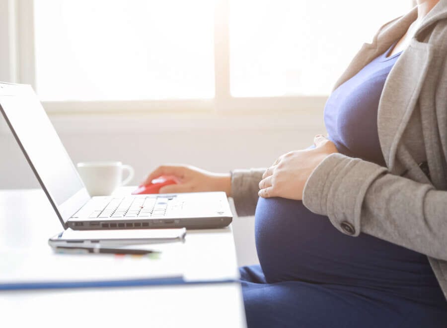 New study finds that 98% of women want to come back to work after maternity leave &#8211; but only 13% say it’s viable