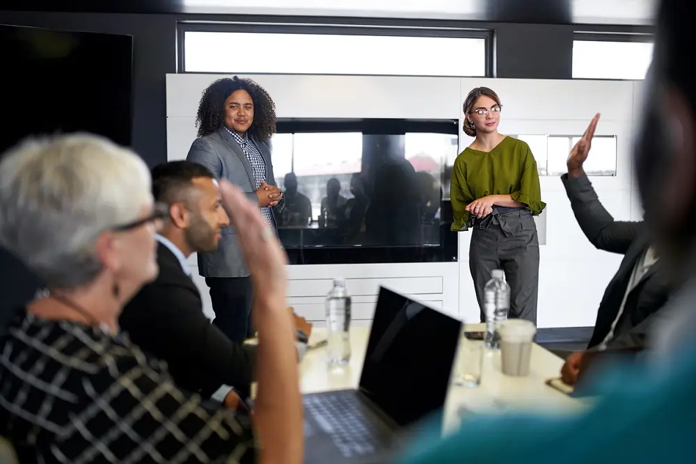 How to use business simulations for employee training