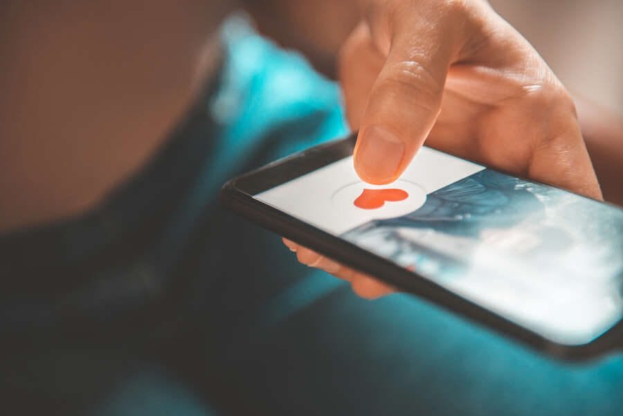How much are people willing to pay for love (on a dating app)?