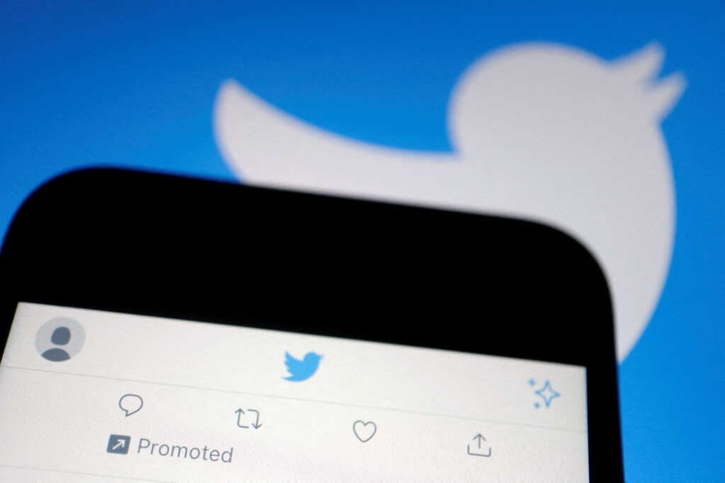 Twitter reviews policies around permanent user bans &#8211; FT