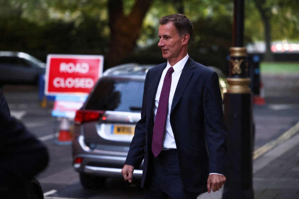 UK finance minister Hunt to make statement at 1000 GMT &#8211; source