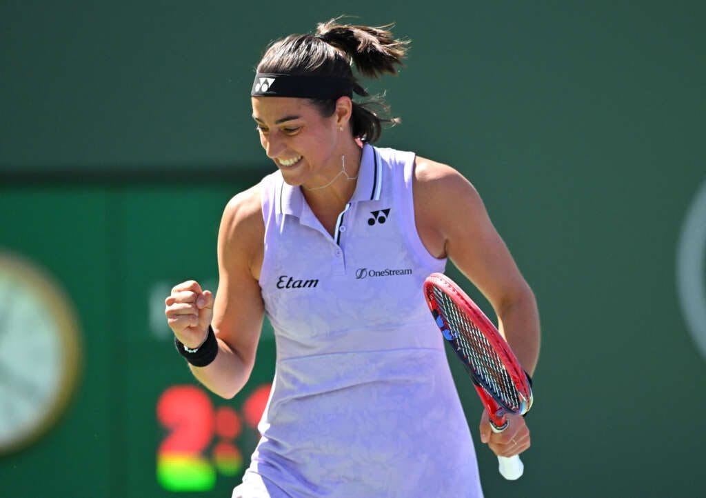 Tennis-Panic attack ends Tsurenko&#8217;s Indian wells, as Raducanu marches on