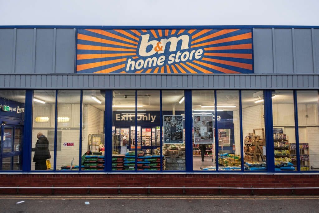 B&#038;M sees higher profit as Britons hunt for bargains