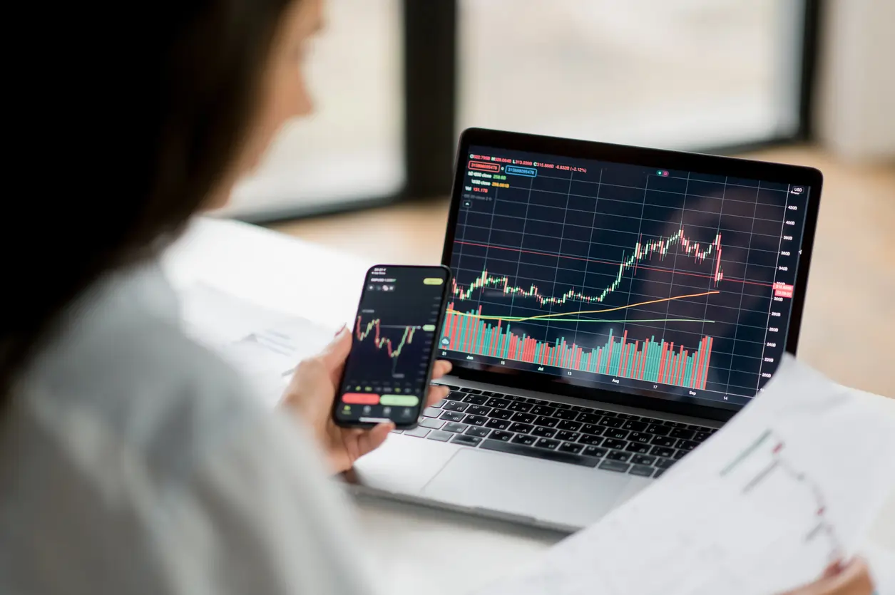 The Evolution of Online Platforms for Trading and Investments