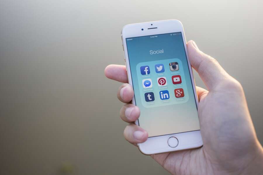 INTRODUCING MYINS, THE NEW SOCIAL MEDIA APP THAT MIRRORS HOW WE SOCIALISE IN REAL LIFE