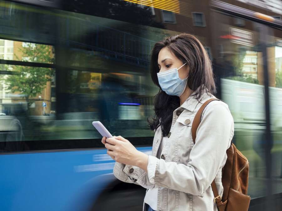 How On-Board Internet Access Can Encourage Passengers to Use Public Transport