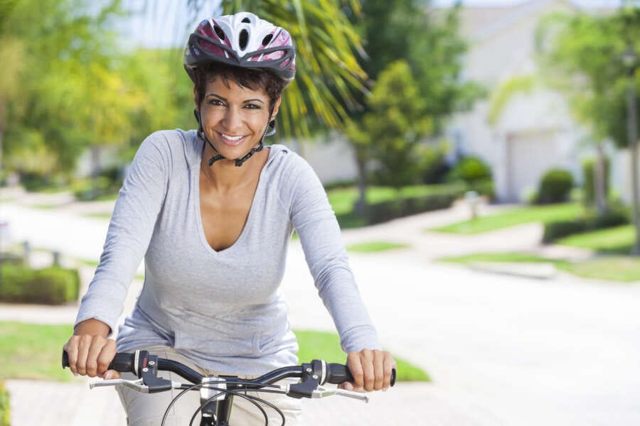 Safe Cycling for Women: What to Wear on the Roads