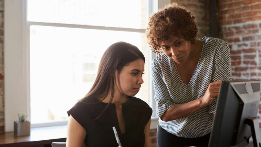 Prestigious mentoring me led by Dior supports female students at NEOMA Business Schoolprogram
