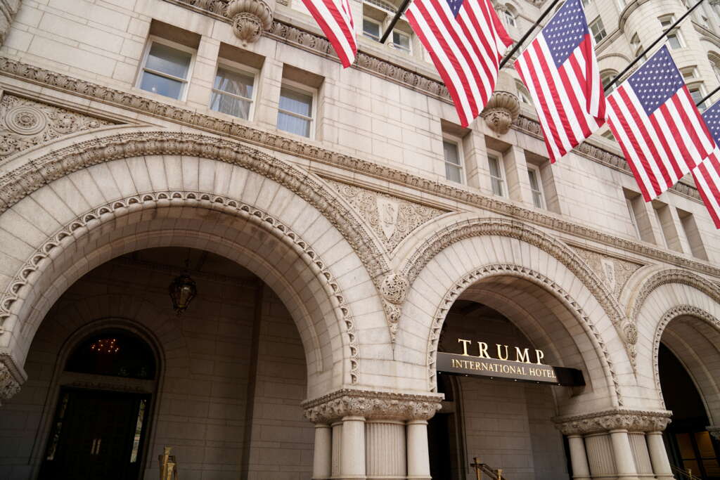 Trump reaches $375M deal to sell DC hotel &#8211; WSJ