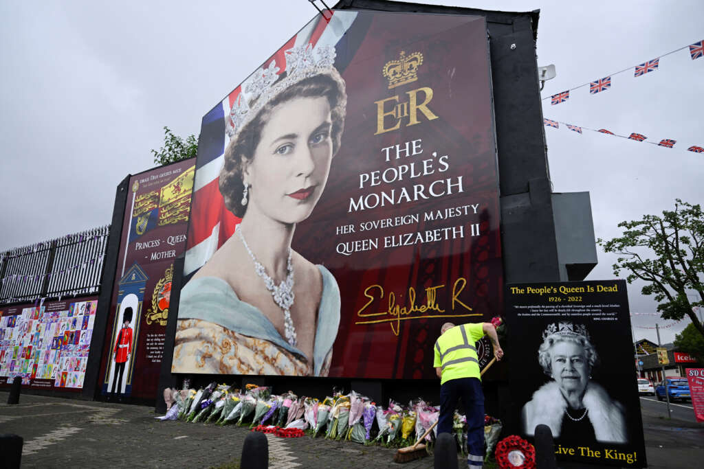 With Queen Elizabeth&#8217;s death, republicans sense their chance
