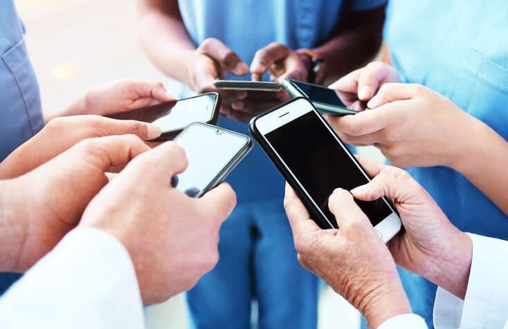 Online huddling: like huddling, but for 2023