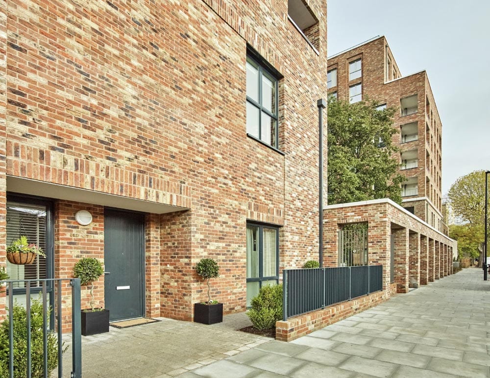 Überhaus Show Home Offers The Wow Factor At Acton Gardens
