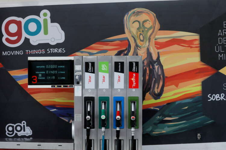 Oil prices rise on supply disruption jitters as geopolitical tensions grow