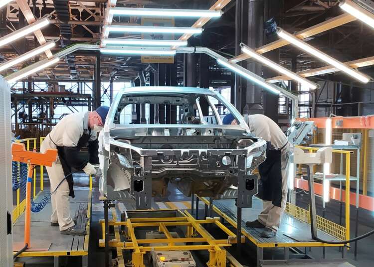 Renault to offload its stake in Lada maker for one rouble, Russia says