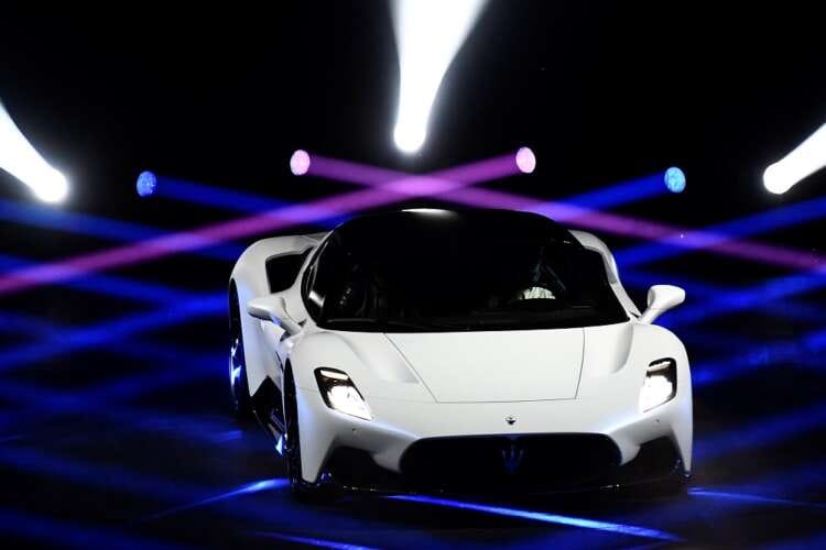 Stellantis won&#8217;t race to split electric vehicles from fossil fuel cars