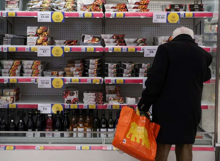 BoE&#8217;s Pill says UK must accept income hit from high inflation