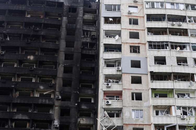 Ukraine pushes Russian forces back, restricts gas flow to Europe