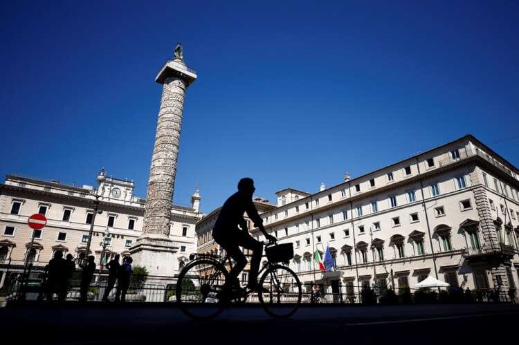 Factbox-Possible scenarios as Italy&#8217;s government faces collapse