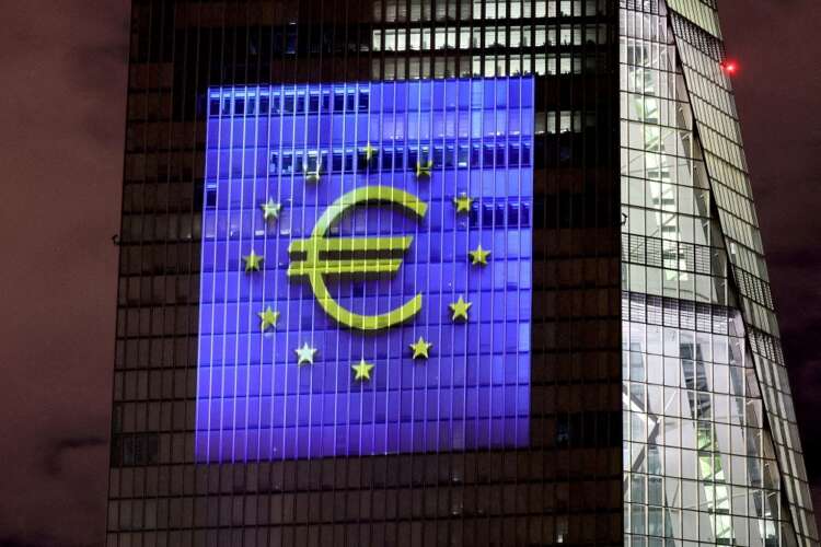 Euro zone current account deficit widens again on large energy bill