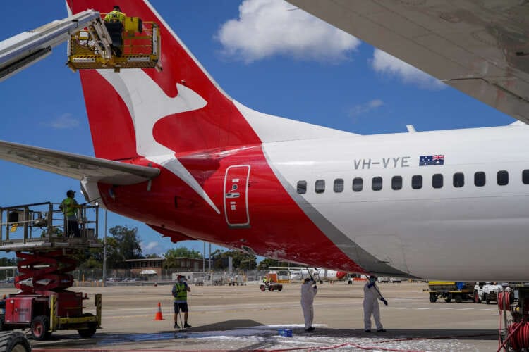 Australia&#8217;s Qantas apologises to customers for operational problems