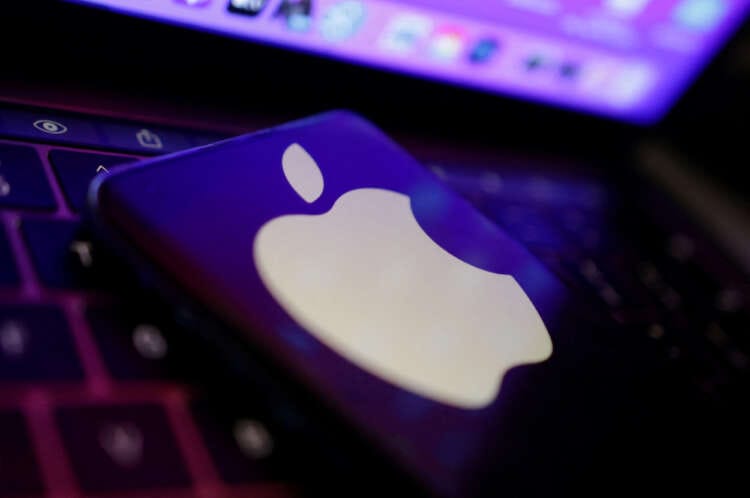 Apple plans to make iPhone 14 in India amid China woes &#8211; Bloomberg News