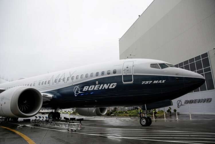 Boeing expects MAX 7 to be certified before MAX 10 &#8211; executive