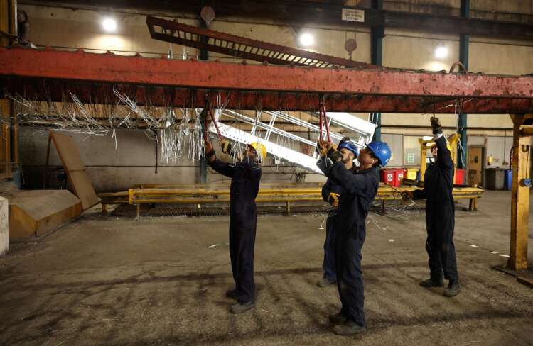 UK factories suffer worst month since May 2020 as economy stumbles &#8211; PMI