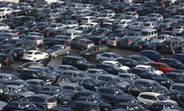 German new passenger car registrations up 3% in August &#8211; industry source