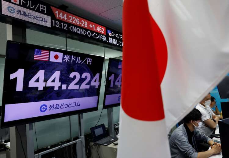 Resilient U.S. dollar soars to 24-year high vs yen, 37-year peak vs sterling