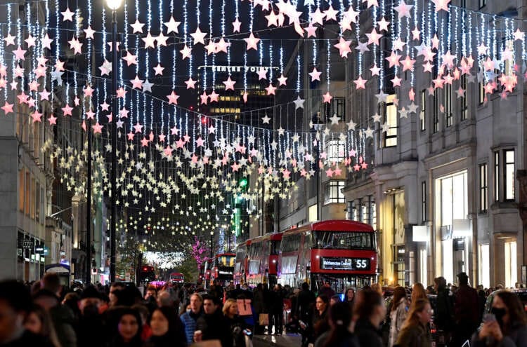 Analysis-European retailers are on investors&#8217; naughty lists this Christmas