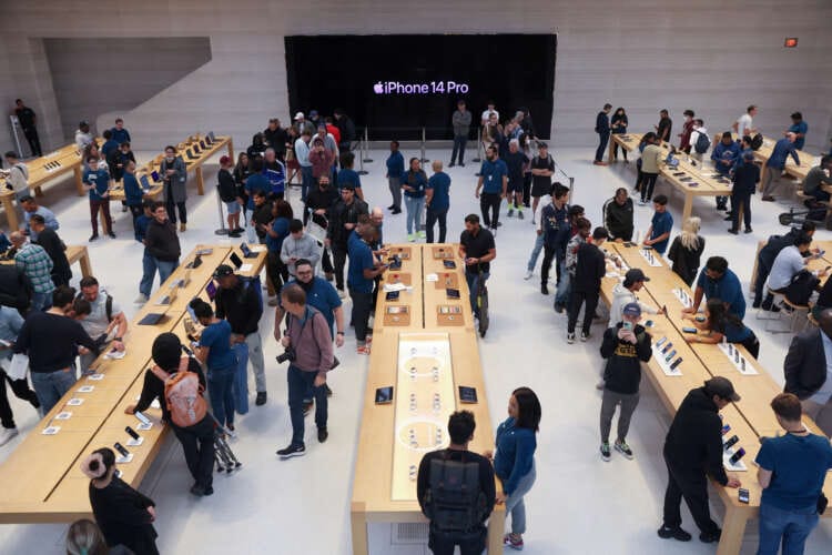 Exclusive: Foxconn woes could hit at least 30% of iPhone Nov shipments from China plant &#8211; source