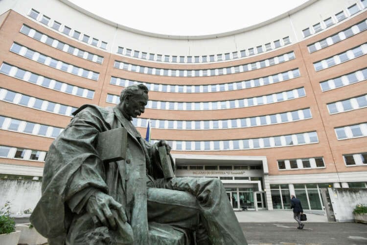 Belgian court decides to keep EU corruption case suspect in detention
