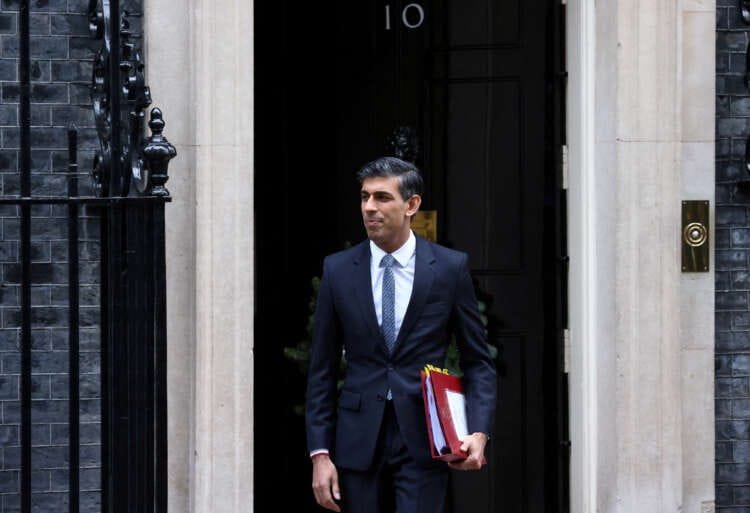 UK&#8217;s Sunak to halve support that helps businesses pay fuel bills -The Times