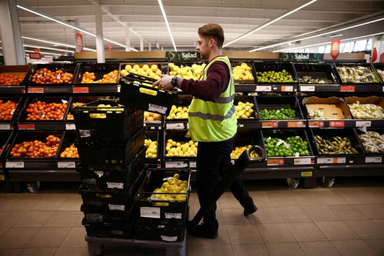 Inflation drives Britain&#8217;s record Christmas grocery sales