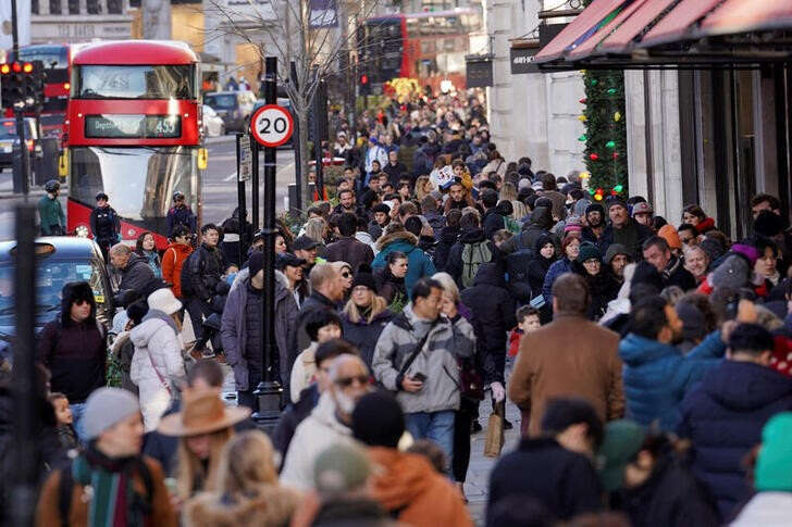 British shoppers defy cost-of-living crisis at Christmas