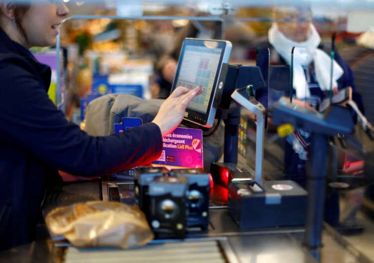 France leans on retailers to help consumers cope with food prices