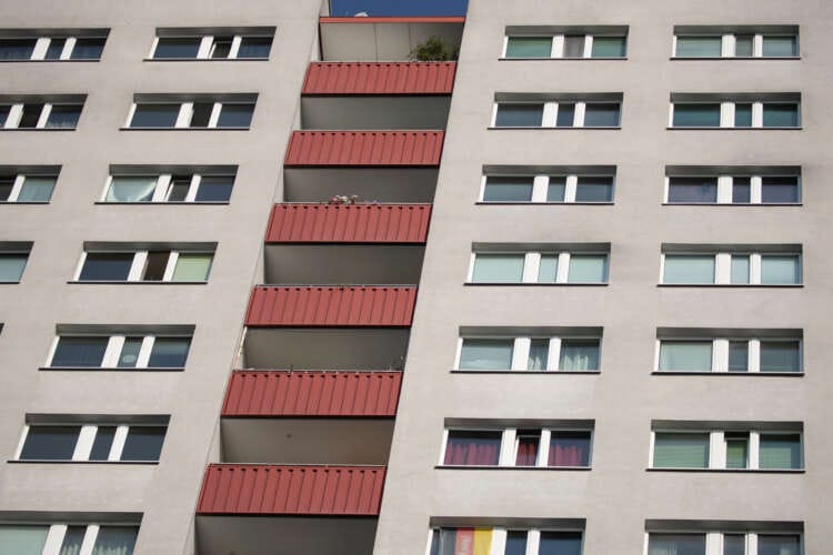 Germany home prices to sink nearly 6% this year &#8211; Reuters Poll