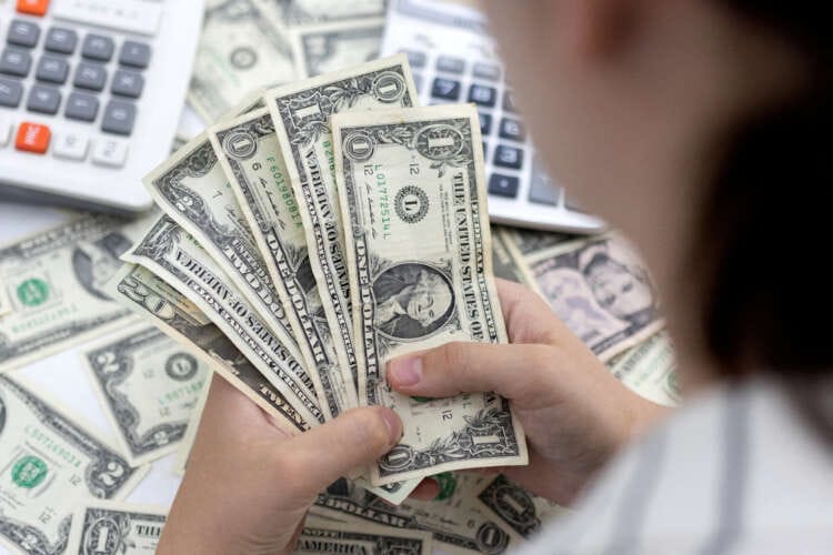 Powell&#8217;s warning on higher U.S. rates pushes dollar to 3-mth high