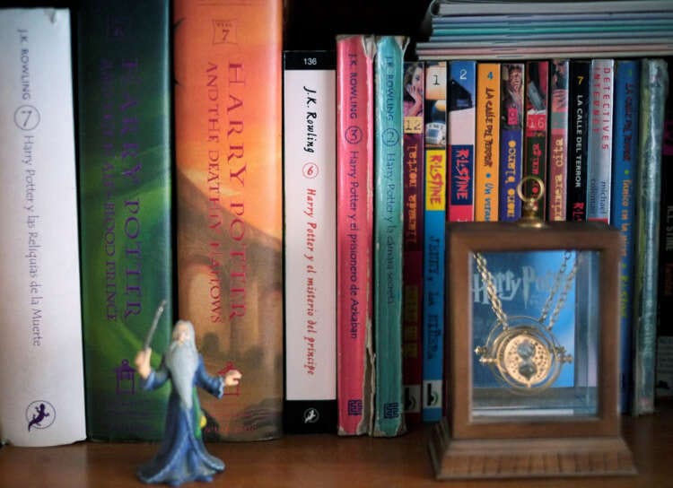 Publisher Bloomsbury casts upbeat forecast, says books &#8216;affordable pastime&#8217;