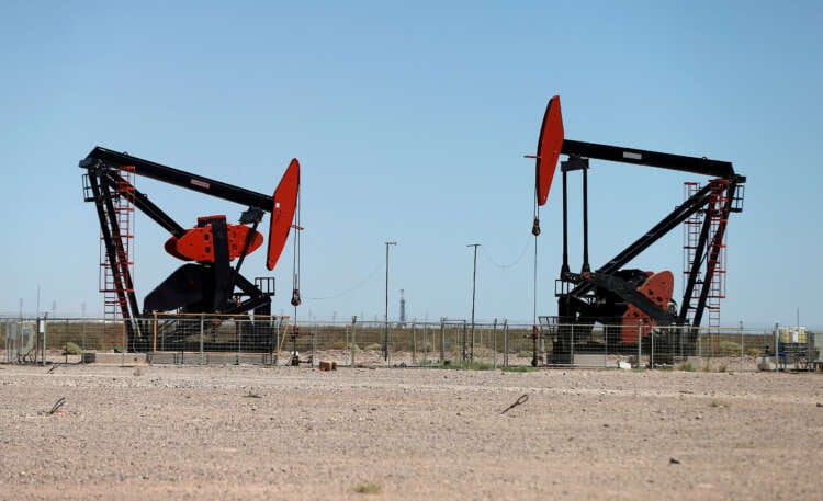 Oil markets steady as investors weigh banking crisis, Russia